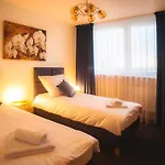 Panorama Apartment *